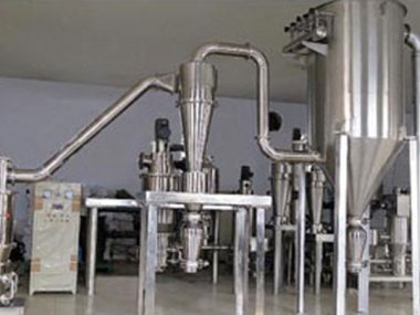 及洗礦作業中的脫泥、脫水等作業；礦石粉碎機可廣妖精视频黄片泛運用於礦山、冶煉、建材、公路、鐵路、水利和化學工業等眾多部門